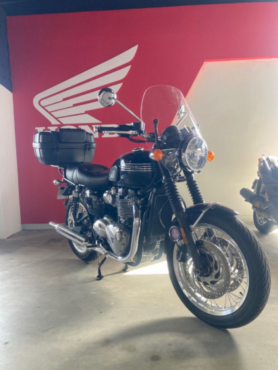 TRIUMPH BONNEVILLE T120 BLACK 1200 4