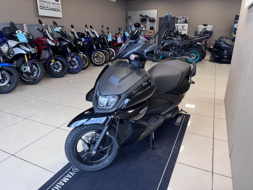 YAMAHA RayZR 125 4