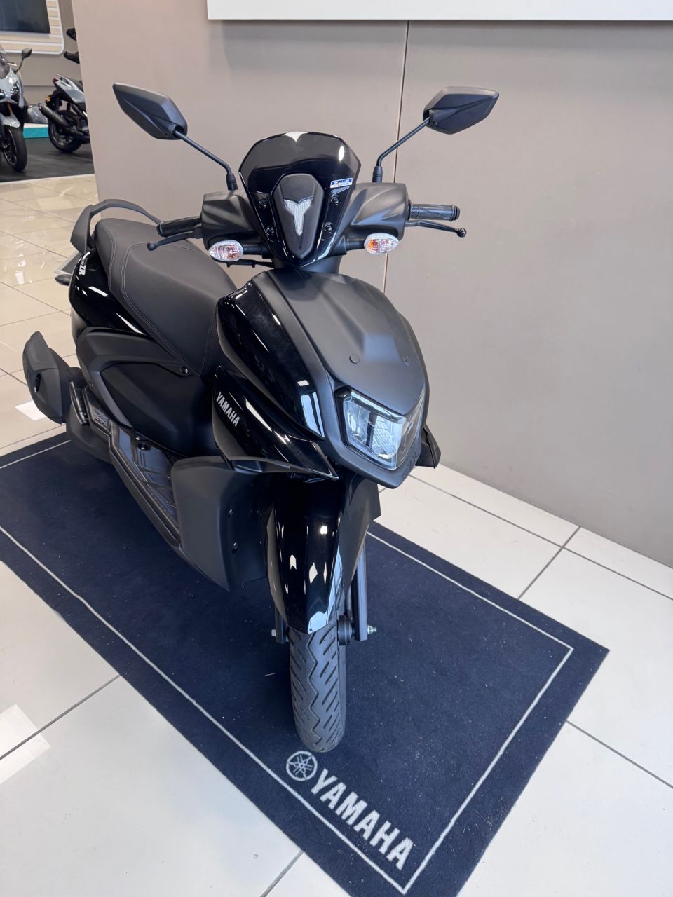 YAMAHA RayZR 125 4