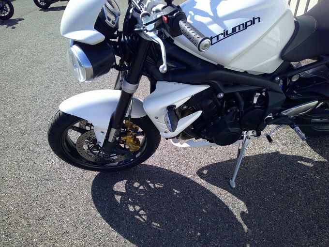 TRIUMPH STREET TRIPLE 675 R 4