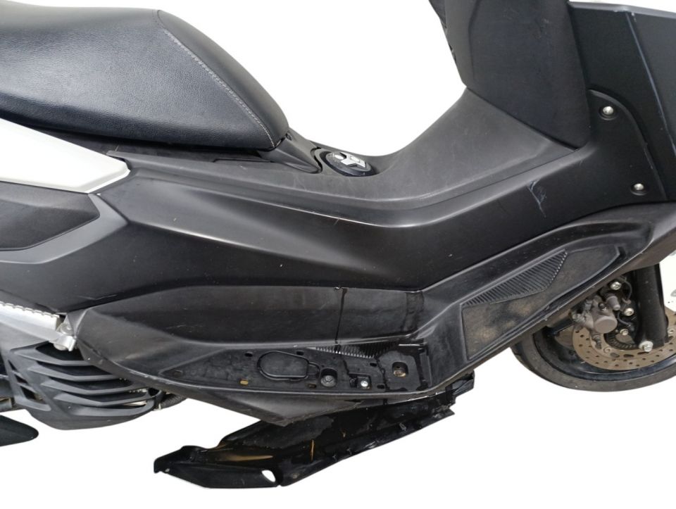 YAMAHA NMAX 125 4