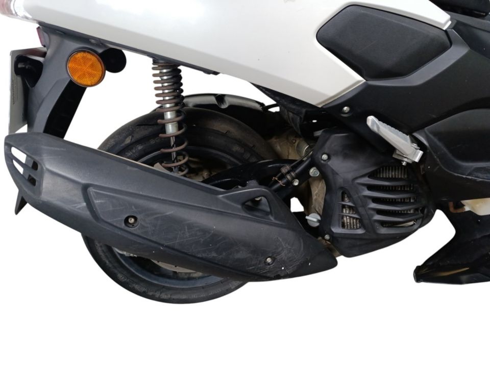 YAMAHA NMAX 125 4