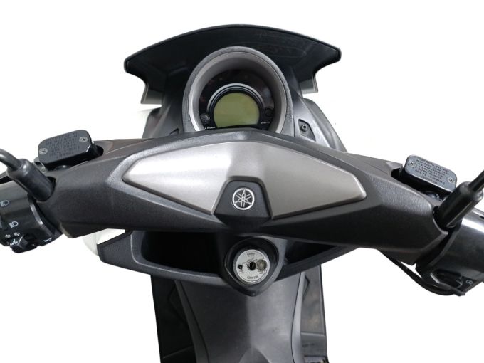 YAMAHA NMAX 125 4
