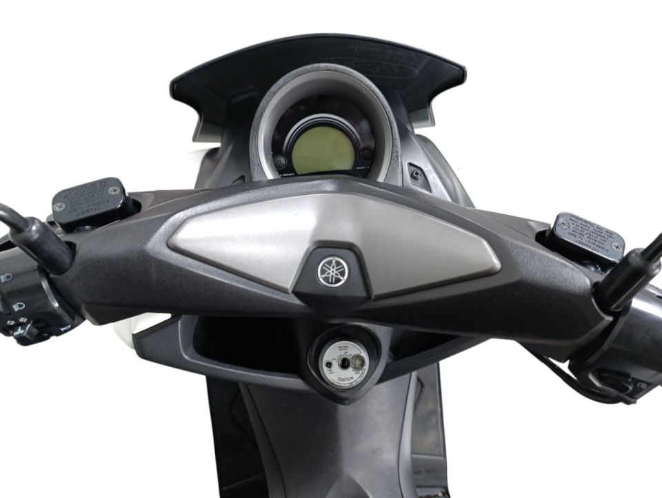 YAMAHA NMAX 125 4