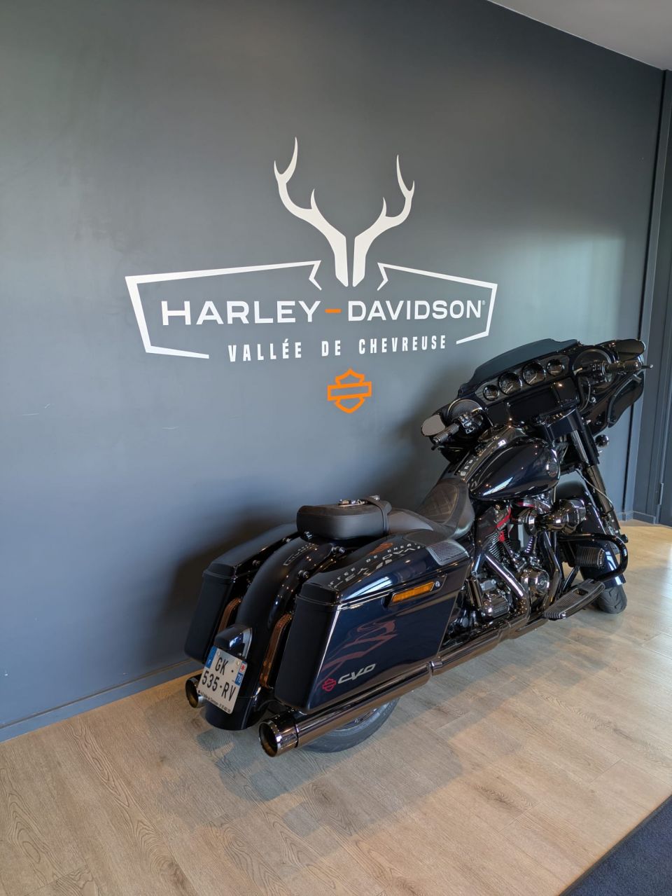 HARLEY-DAVIDSON TOURING STREET GLIDE 1800 CVO 4