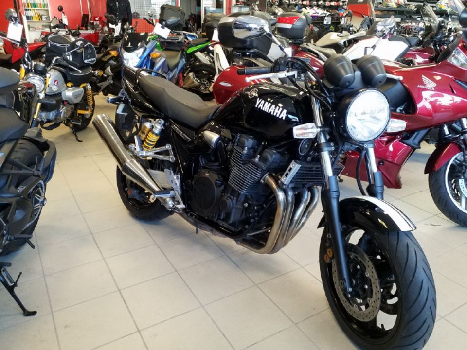 YAMAHA XJR 1300 4
