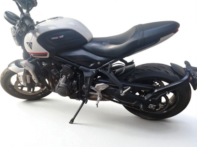 TRIUMPH TRIDENT 660 4