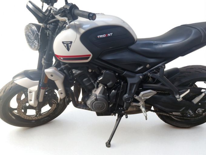 TRIUMPH TRIDENT 660 4