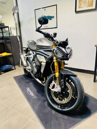 TRIUMPH SPEED TRIPLE 1200 RS - 2024
