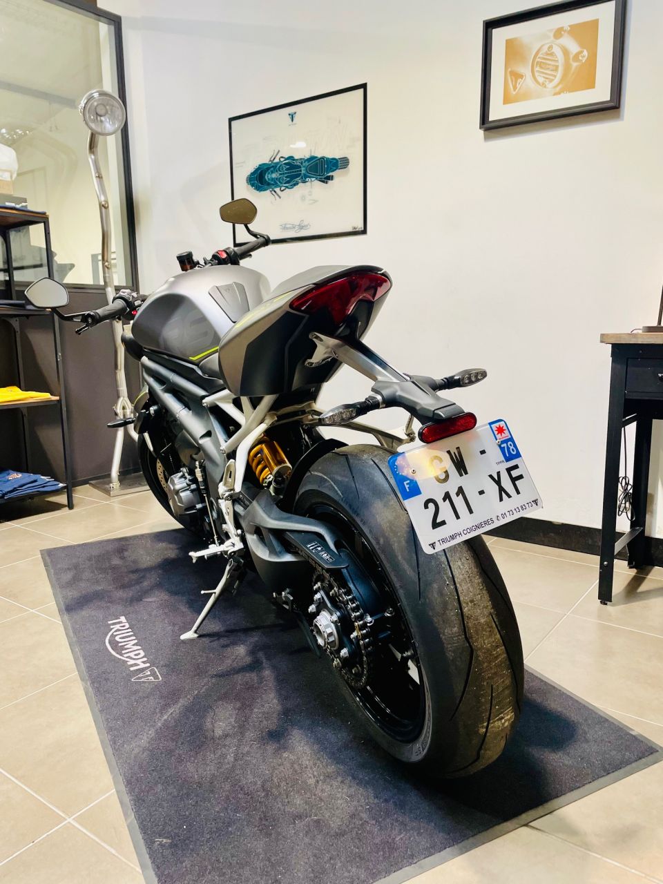 TRIUMPH SPEED TRIPLE 1200 RS 4