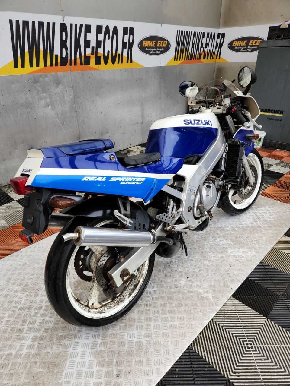 SUZUKI RGV 4