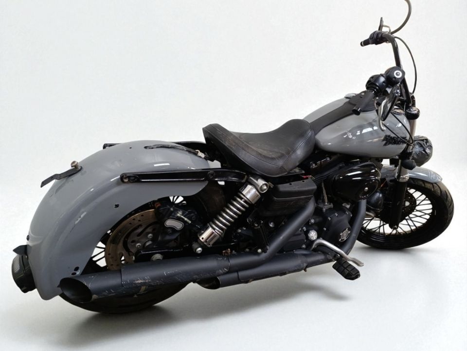 HARLEY-DAVIDSON DYNA STREET BOB 1584 4
