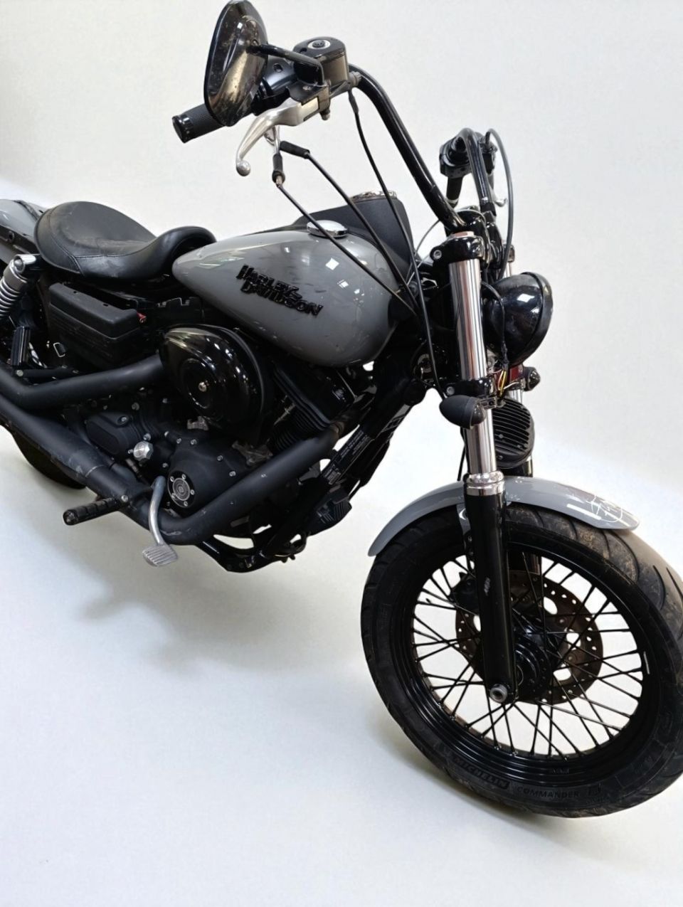 HARLEY-DAVIDSON DYNA STREET BOB 1584 4