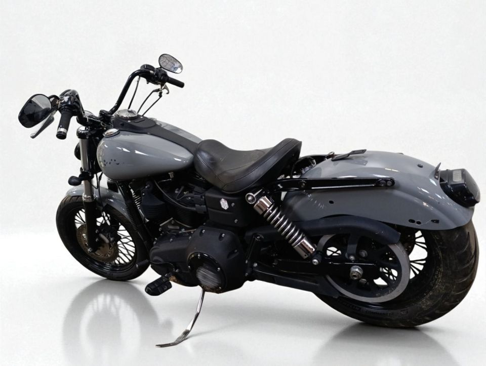 HARLEY-DAVIDSON DYNA STREET BOB 1584 4