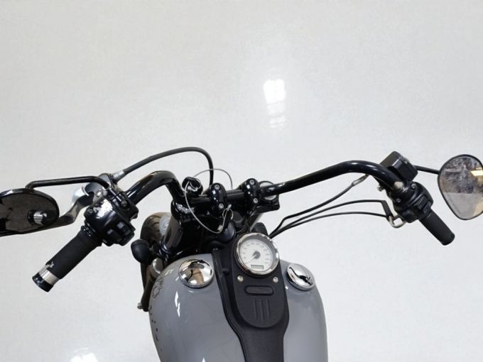 HARLEY-DAVIDSON DYNA STREET BOB 1584 4