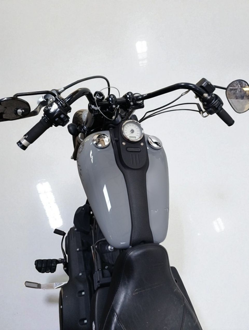 HARLEY-DAVIDSON DYNA STREET BOB 1584 4