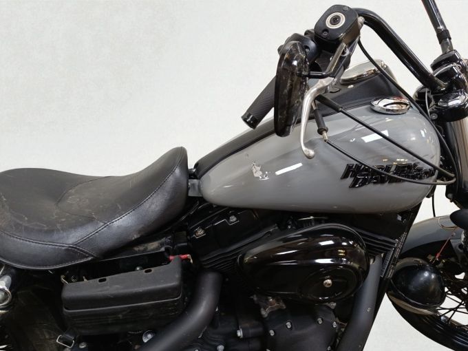 HARLEY-DAVIDSON DYNA STREET BOB 1584 4