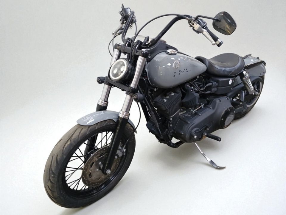 HARLEY-DAVIDSON DYNA STREET BOB 1584 4