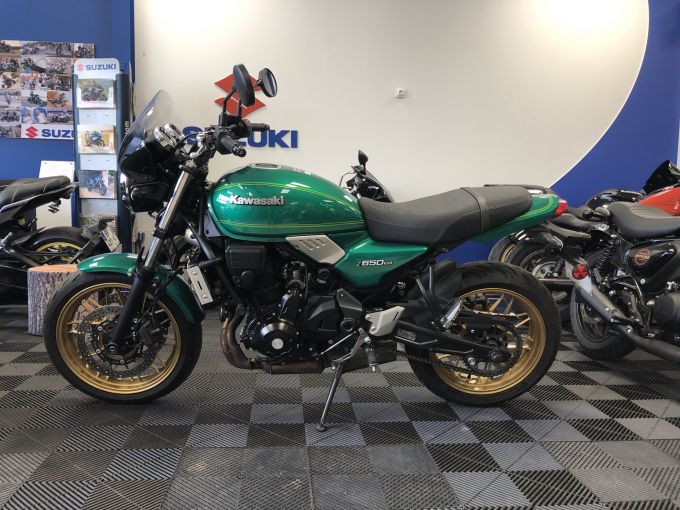 KAWASAKI Z 650 RS 4