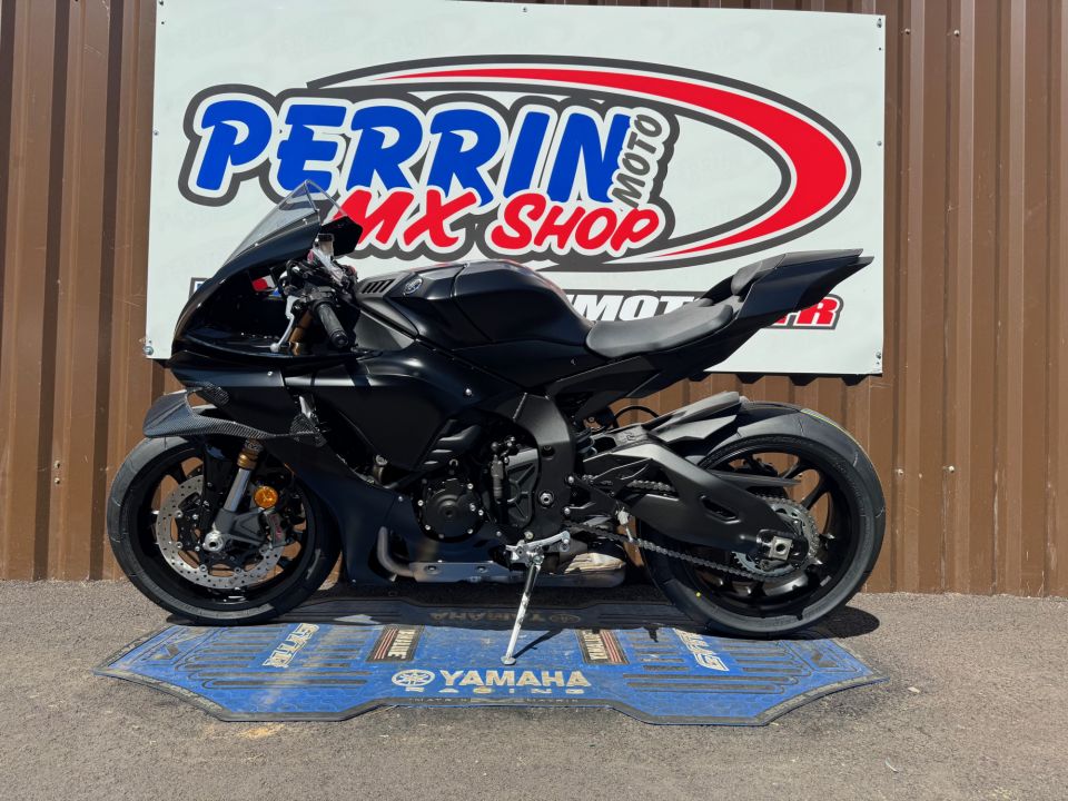 YAMAHA YZF R1 RACE 4