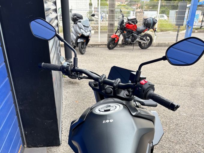 SUZUKI GSX-8S 4