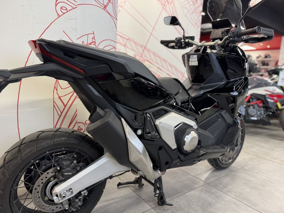 HONDA X-ADV 4