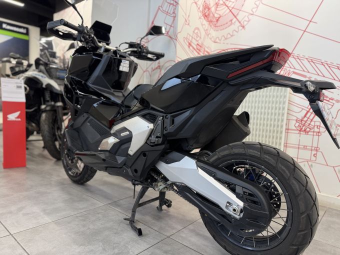 HONDA X-ADV 4