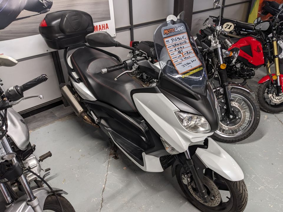 YAMAHA XMAX 125 4