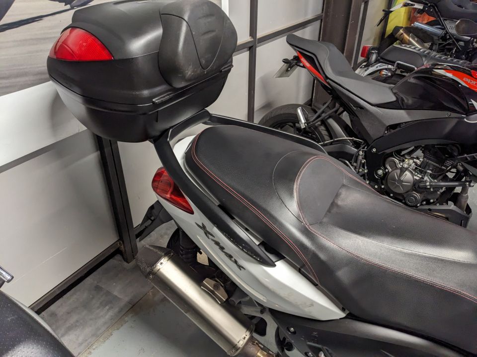 YAMAHA XMAX 125 4