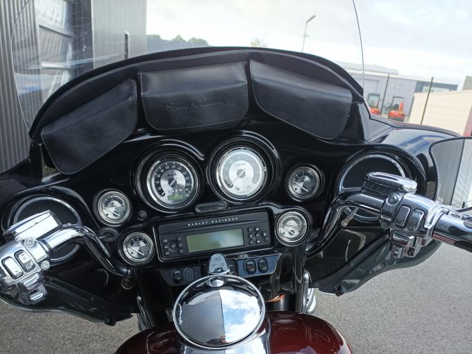 HARLEY-DAVIDSON TOURING STREET GLIDE 1800 CVO 4