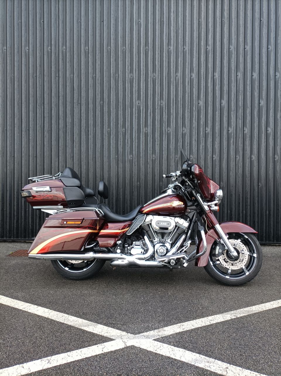 HARLEY-DAVIDSON TOURING STREET GLIDE 1800 CVO 4