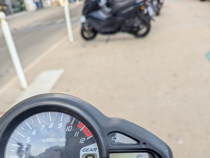 SUZUKI GLADIUS 650 4