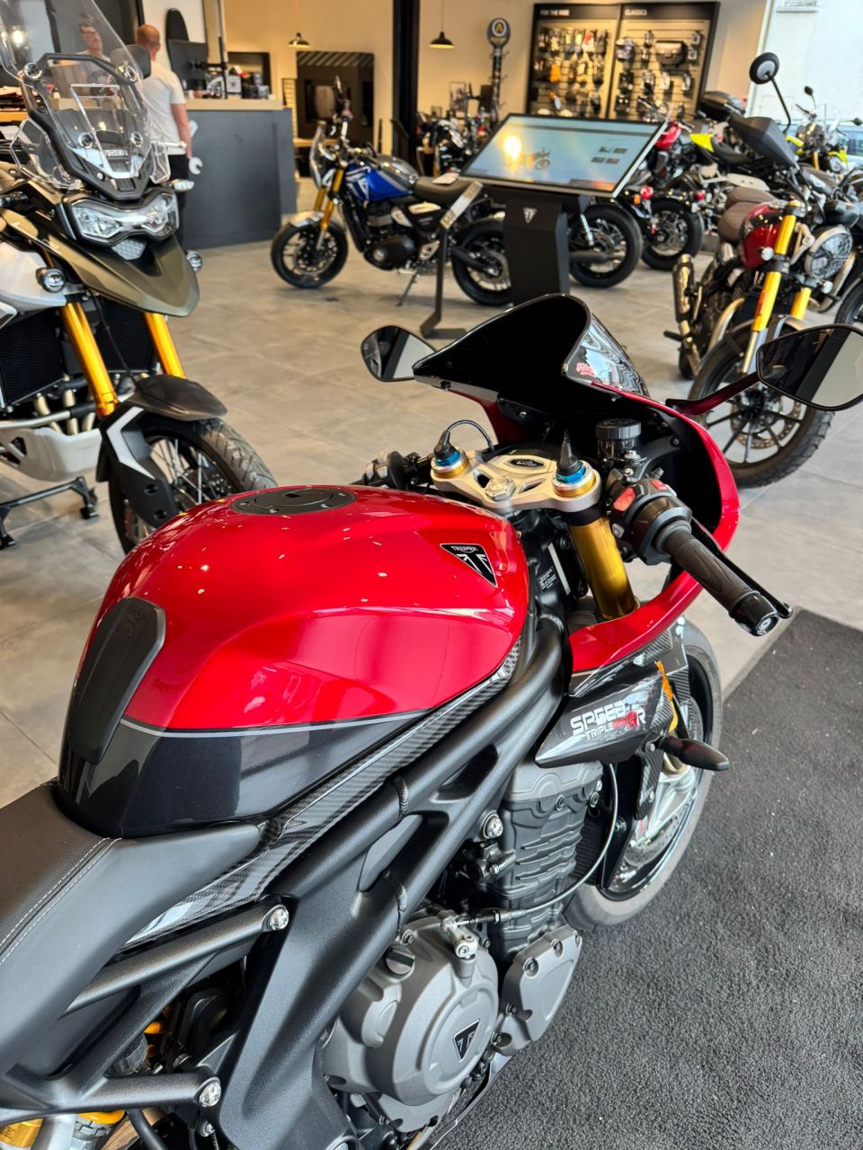 TRIUMPH SPEED TRIPLE 1200 RR 4