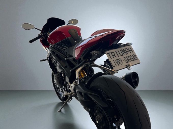 TRIUMPH SPEED TRIPLE 1200 RR 4