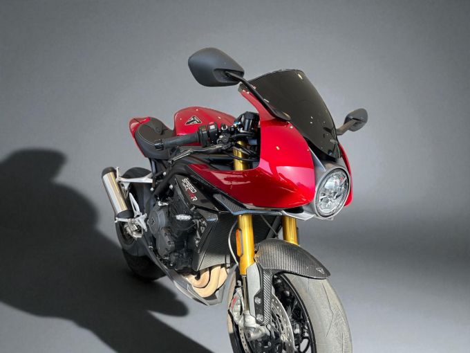TRIUMPH SPEED TRIPLE 1200 RR 4