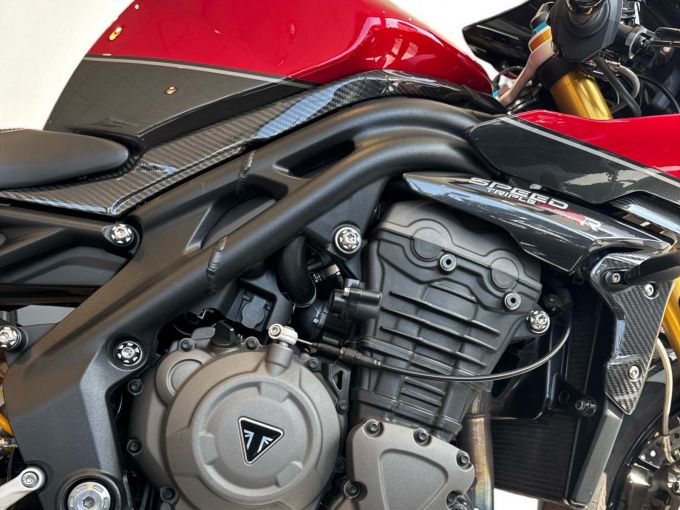 TRIUMPH SPEED TRIPLE 1200 RR 4