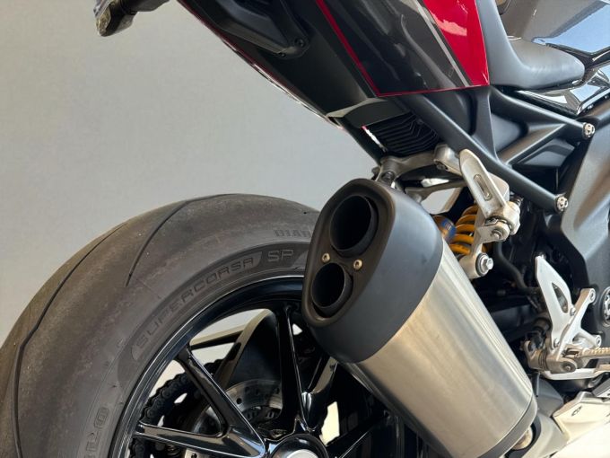 TRIUMPH SPEED TRIPLE 1200 RR 4