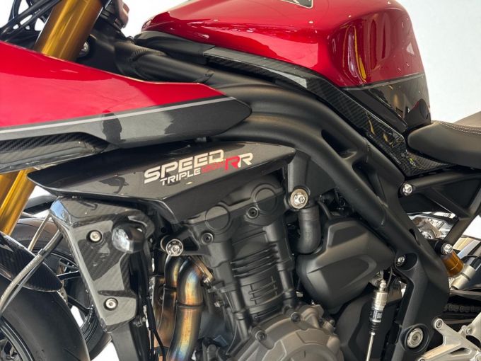TRIUMPH SPEED TRIPLE 1200 RR 4