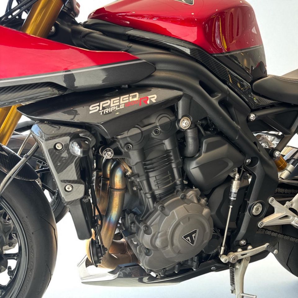 TRIUMPH SPEED TRIPLE 1200 RR 4