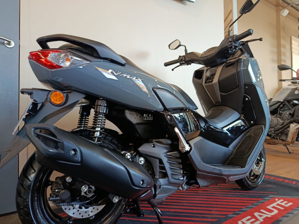 YAMAHA NMAX 125 4