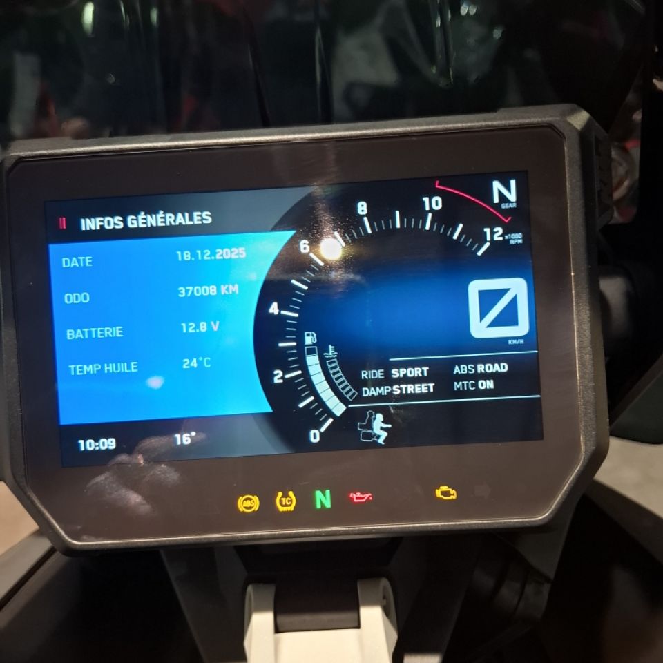 KTM 1290 SUPER ADVENTURE S 4