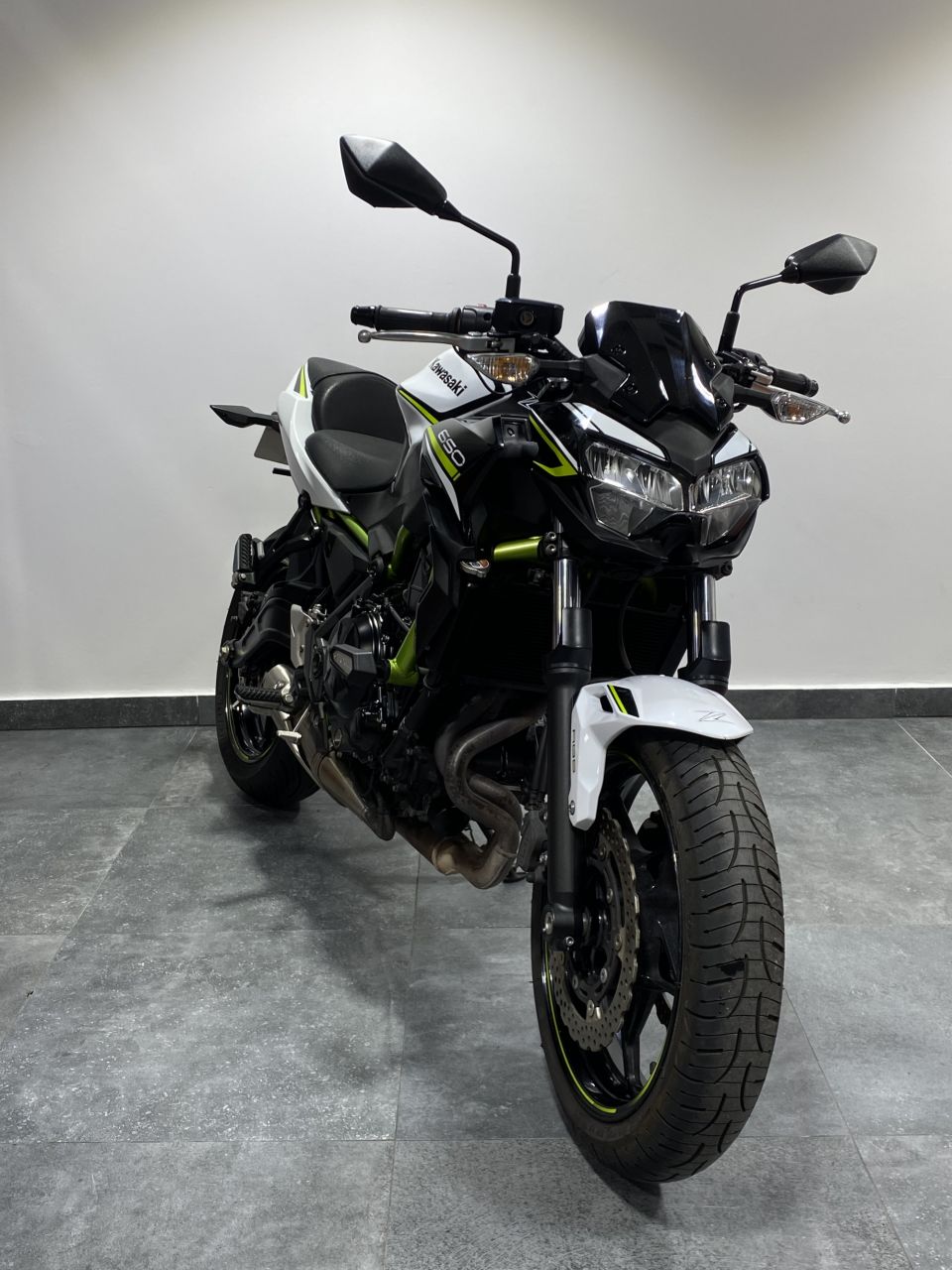 KAWASAKI Z 650 (47.5CV) 4