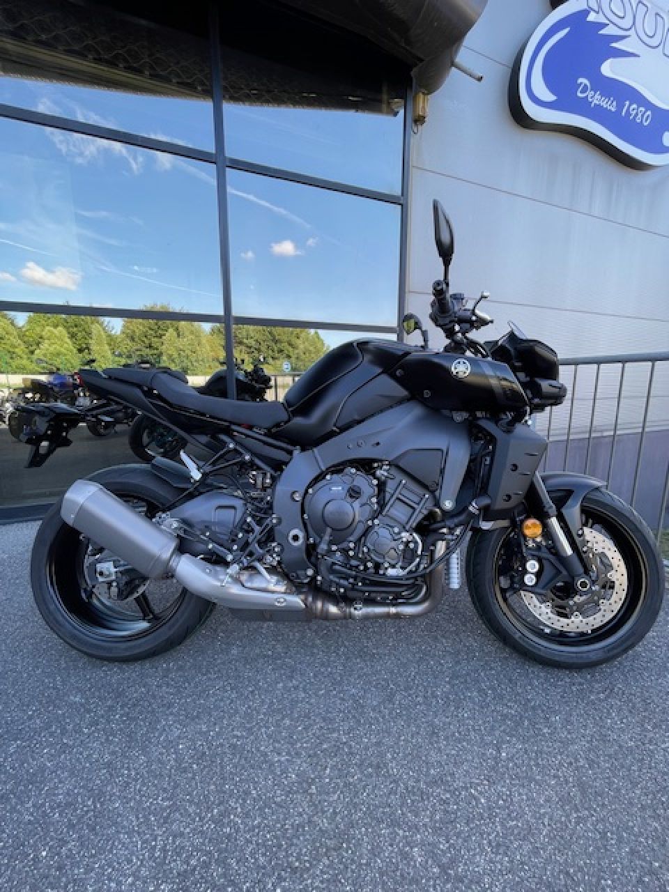 YAMAHA MT-10 4