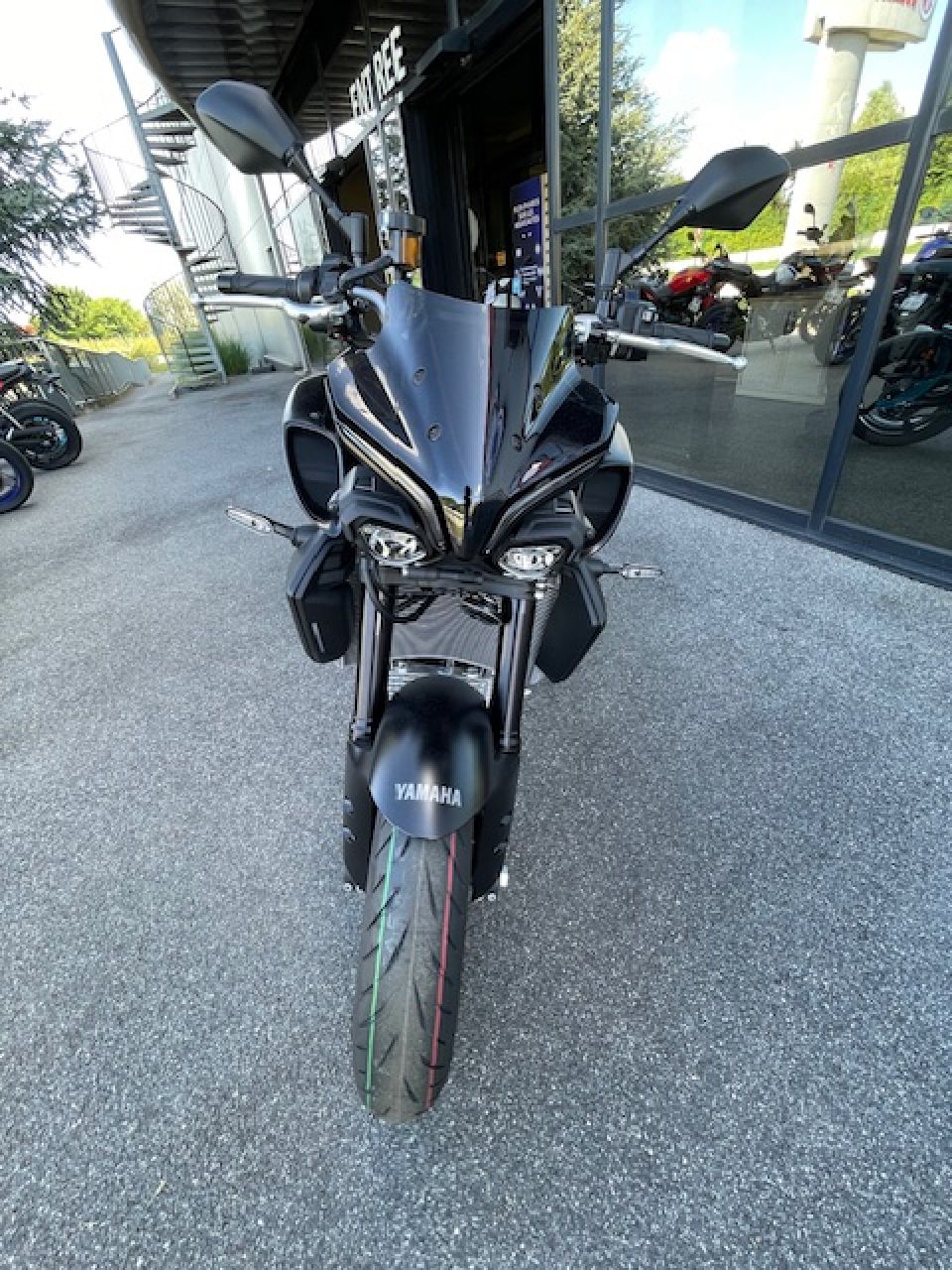 YAMAHA MT-10 4
