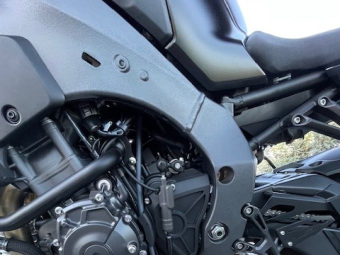 YAMAHA MT-10 4