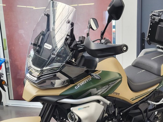 CF MOTO 800 MT 4