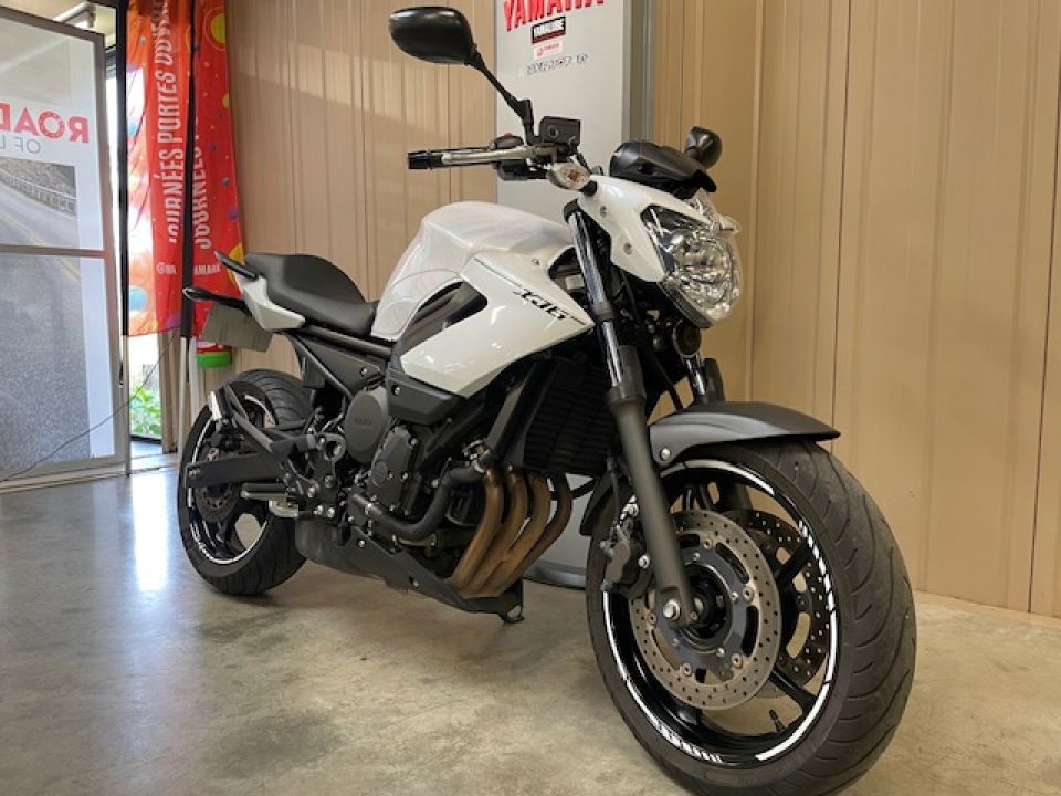 YAMAHA XJ6-N 4