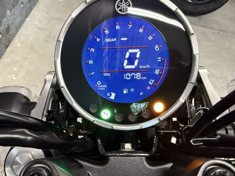 YAMAHA XSR 125 Legacy 4