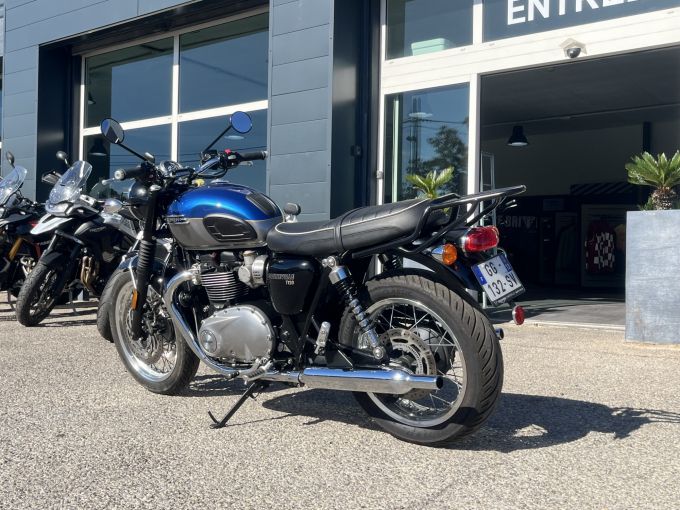 TRIUMPH BONNEVILLE T120 4
