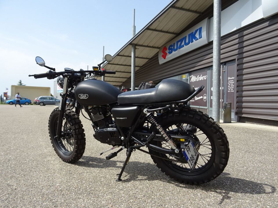 MASH new seventy BOBBER + MOTOBOX 4